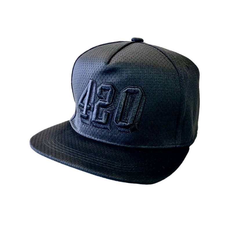 420 Snapback |CAP - Bold look. Comfortable fit.